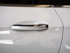 2018Ŀ E 300 L \ӺA ^