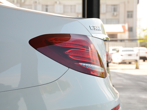 2018Ŀ E 300 L \ӺA ^