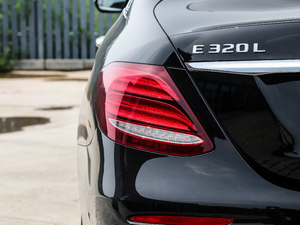 2018Ŀ E 320 L \ 4MATIC ^