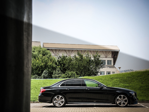 2018Ŀ E 320 L \ 4MATIC w^