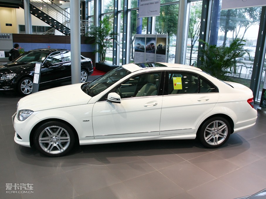 2010YC C 300 \Ӱ