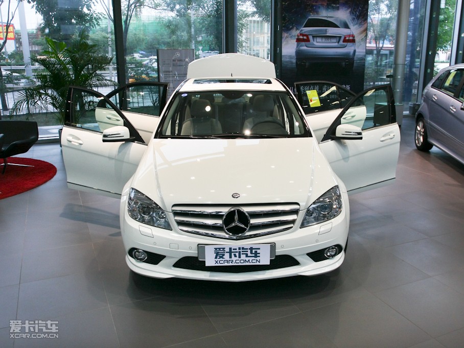 2010YC C 300 \Ӱ