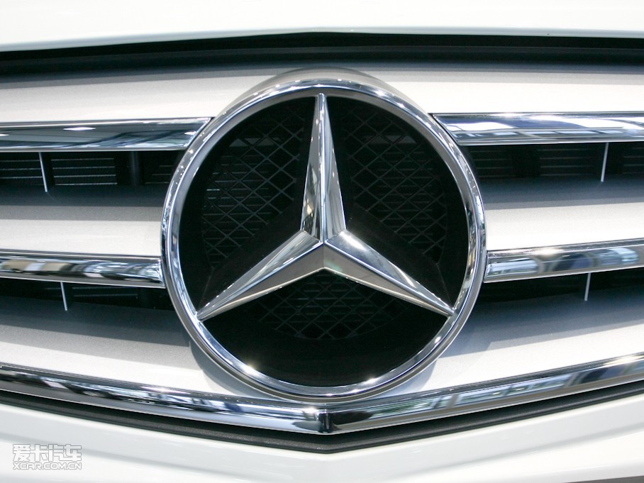 2010��YC�� C 300 �\�Ӱ�