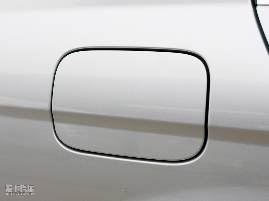 2010��YC�� C 200 CGI �r�а�