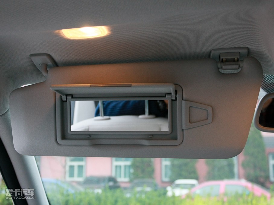 2010��YC�� C 200 CGI �r�а�