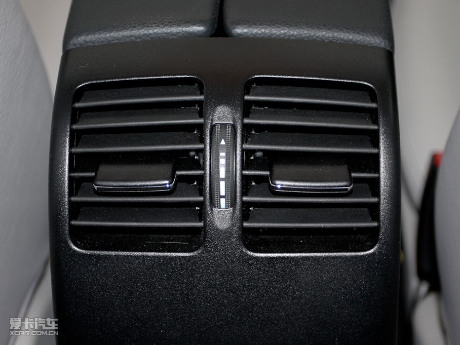 2010��YC�� C 200 CGI �r�а�