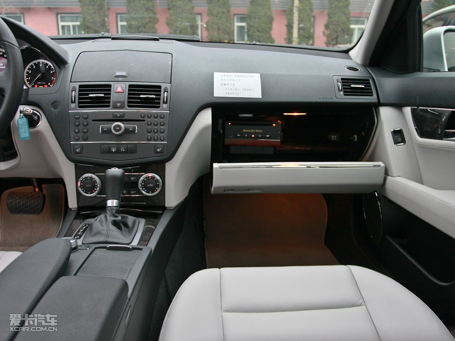 2010��YC�� C 200 CGI �r�а�