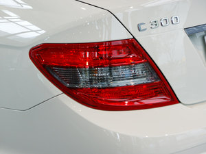 2010C 300 r(sh)а (x)(ji)^(gun)