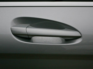 2010C 200 CGI rа {T