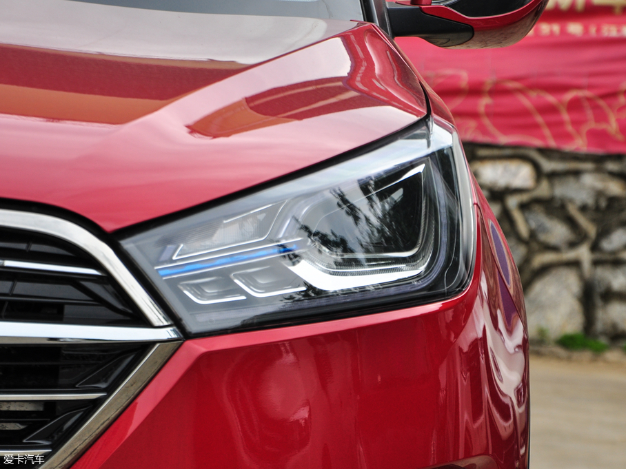 2018�̩T300 1.5L CVT���F��