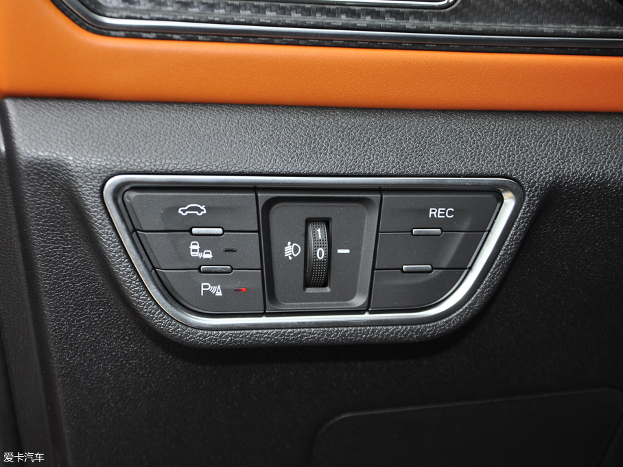 2018�̩T300 1.5L CVT���F��