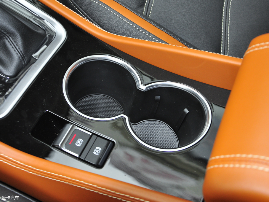 2018�̩T300 1.5L CVT���F��