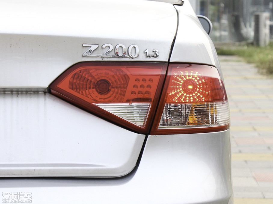 2011̩Z200 1.3L քm