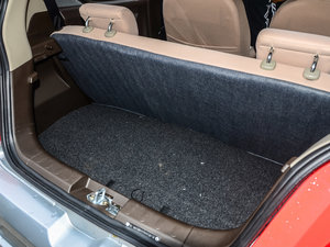 2013款1.0L 手动舒适版 空间座椅