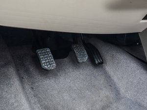2013款1.0L 手动舒适版 空间座椅