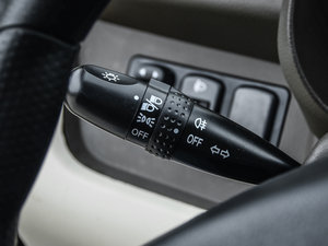 2013款1.0L 手动舒适版 中控区