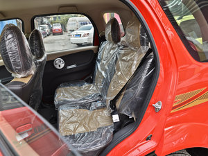 2013款1.3L 手动都市版 后排座椅