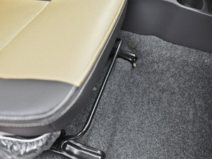 2013款1.3L 手动都市版 空间座椅