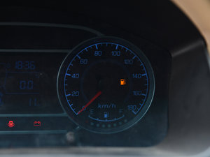 2013款1.3L 手动都市版 中控区