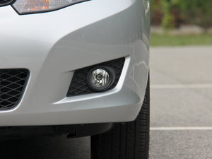2013款1.6L 自动尊贵版 前雾灯
