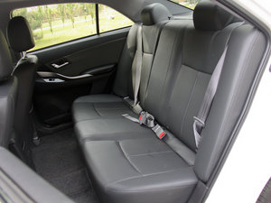 2013款1.6L 自动尊贵版 后排座椅