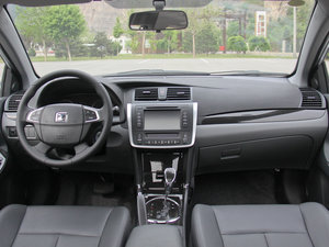 2013款1.6L 自动尊贵版 内饰全景