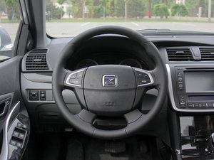 2013款1.6L 自动尊贵版 方向盘