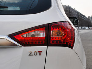 2014款2.0T 手动尊贵版 尾灯