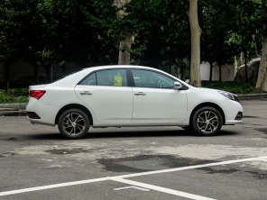 眾泰汽車2014款眾泰Z300