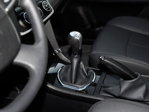 2014款新视界版 1.5L 手动豪华型 换挡杆