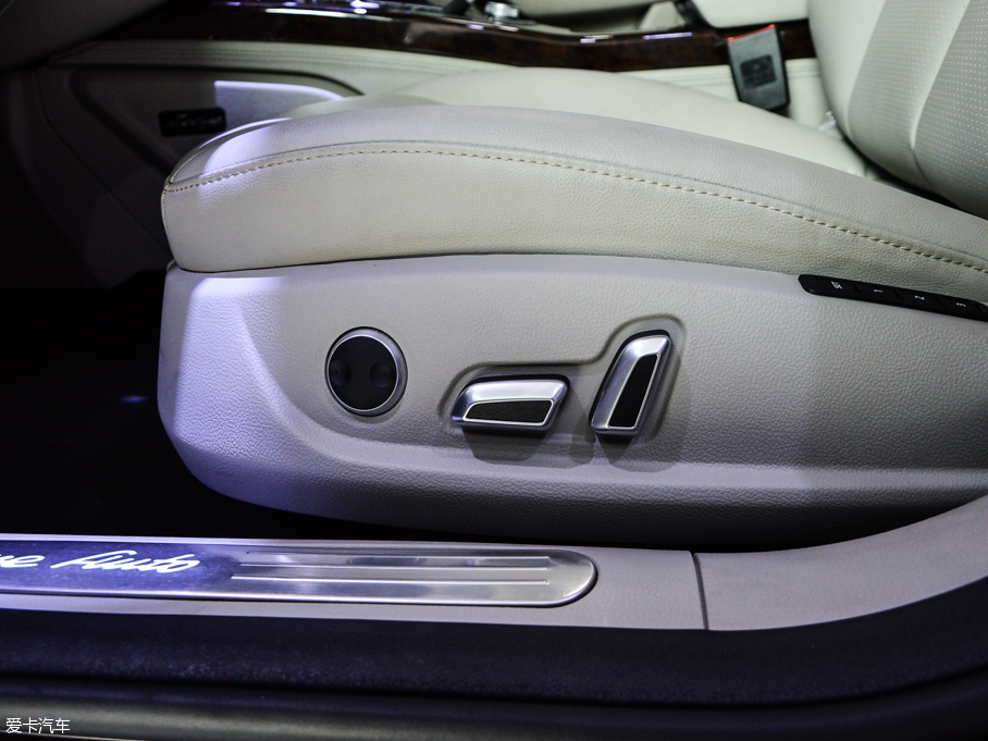 2016̩Z700 1.8T Ԅ(dng)(w)