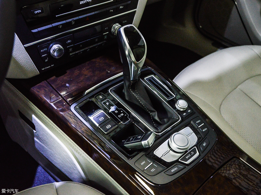 眾泰汽車2016款眾泰Z700