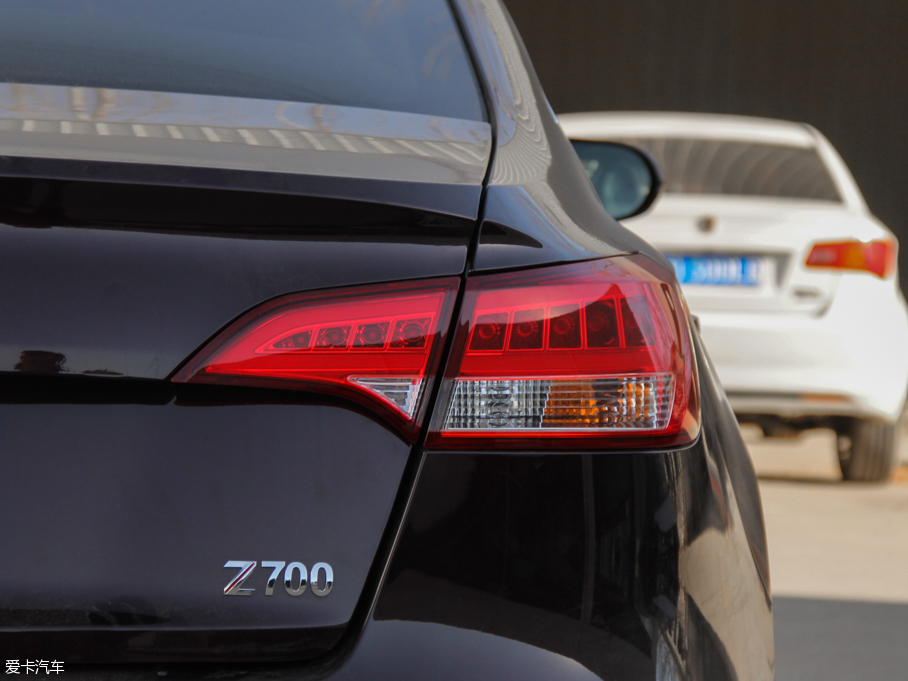 2016�̩Z700 1.8T �Ԅ����F��