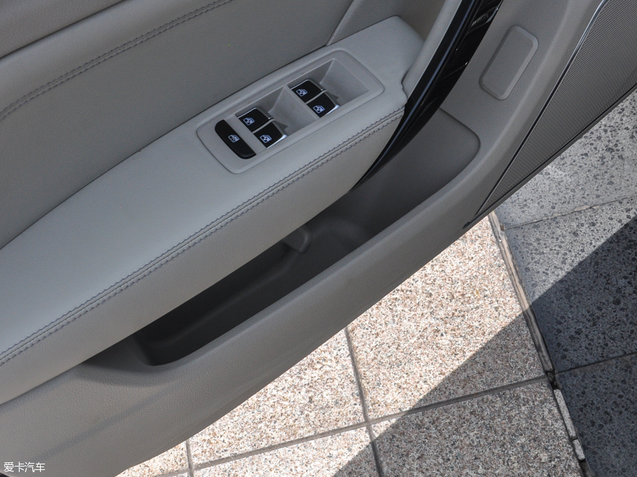 2016̩Z700 1.8T քӺA