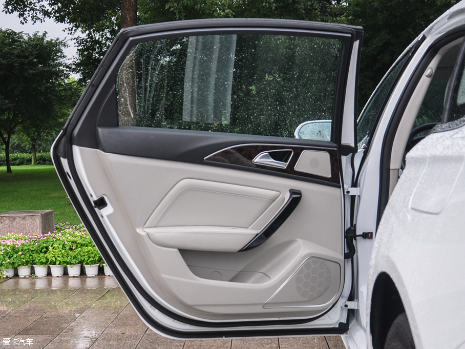 2016̩Z700 1.8T ԄF