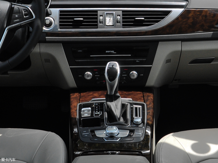 2016̩Z700 1.8T ԄӺA