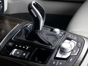 2016款1.8T 自动公务型 中控区