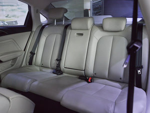 2016款1.8T 自动公务型 后排座椅