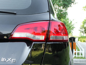 2015款1.5T 手动旗舰型 国IV 尾灯