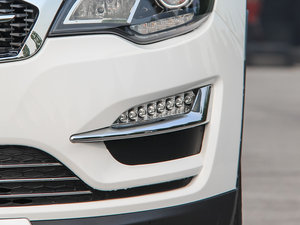 2015款1.5T CVT地主型 国IV 前雾灯
