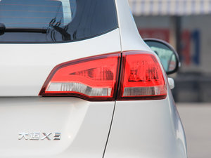 2015款1.5T CVT地主型 国IV 尾灯