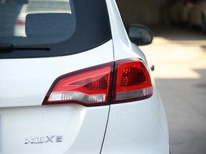 2015款1.5T CVT知县型 国IV 尾灯