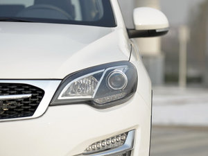 2015款1.5T CVT知县型 国IV 大灯