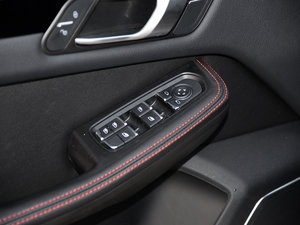 2015款1.5T CVT知县型 国IV 主驾车窗控制区	
