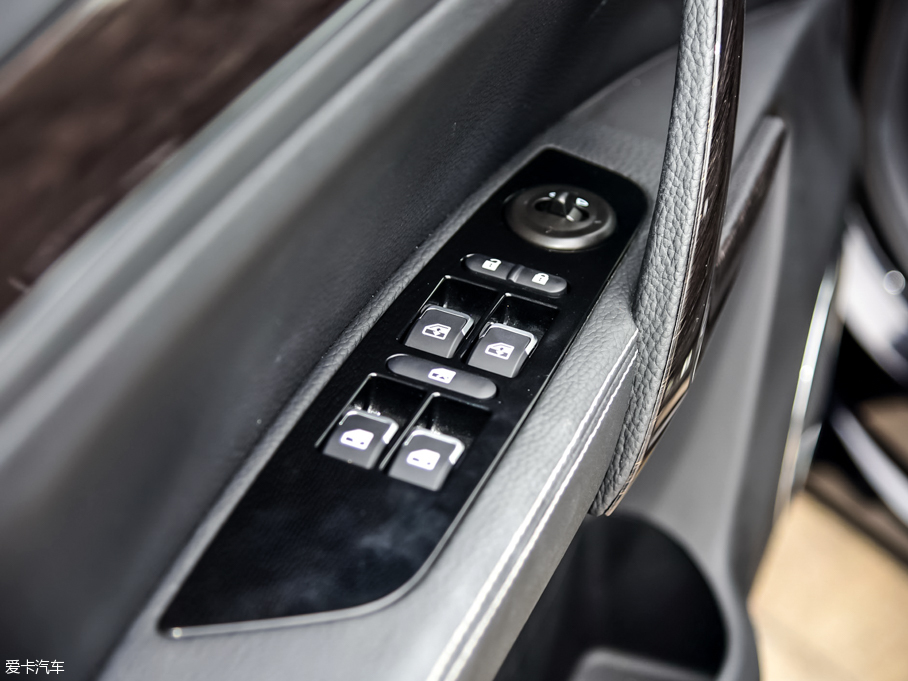 2015̩T600 2.0T քF