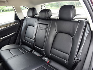 2015款1.5T 手动豪华型 后排座椅