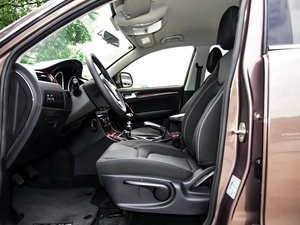 2015款1.5T 手动精英型 前排空间
