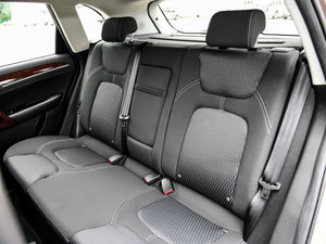 2015款1.5T 手动精英型 后排座椅
