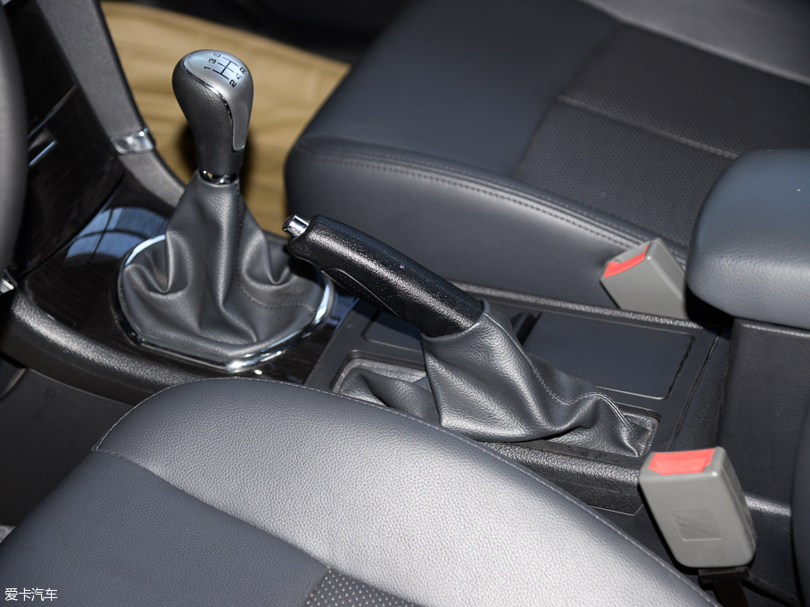 2016�̩Z300 1.5L �ք�(d��ng)�ж��� �؃�(n��i)+�촰