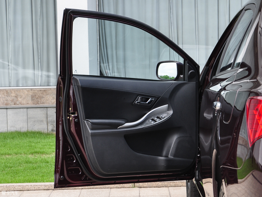 2016�̩Z300 1.5L �քӺ��A��